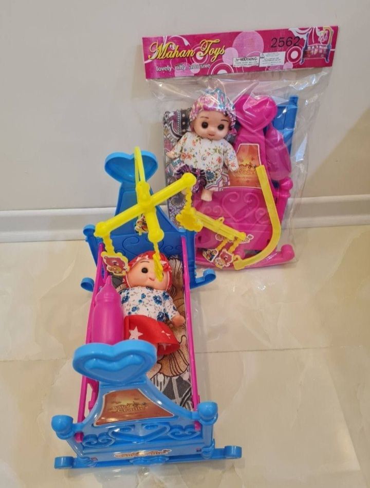 گهواره با عروسک